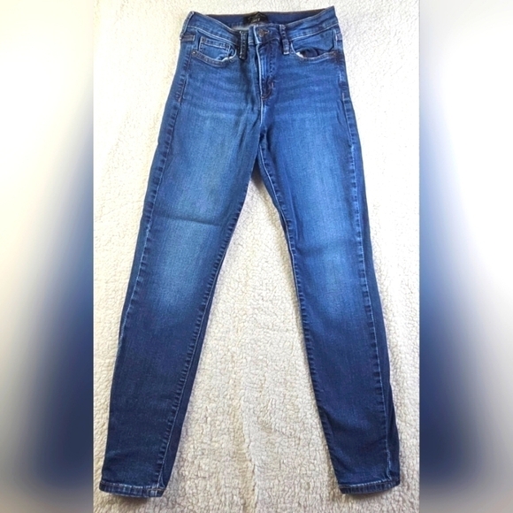 Banana Republic Skinny Fit Dark Wash Distressed Size 27/4 - Picture 3 of 10